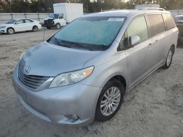 Photo 2 from auction – 2012 TOYOTA SIENNA XLE with VIN 5TDYK3DC2CS259769