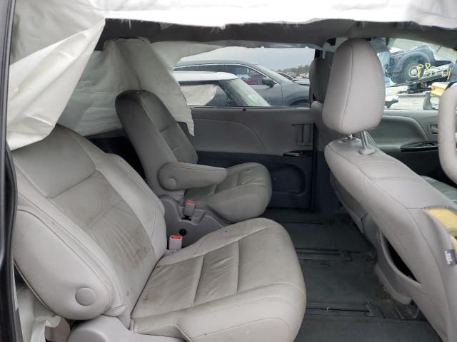 Photo 6 from auction – 2017 TOYOTA SIENNA XLE with VIN 5TDDZ3DC5HS187564