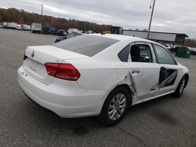 Photo 4 from auction – 2015 VOLKSWAGEN PASSAT S with VIN 1VWAT7A32FC043868