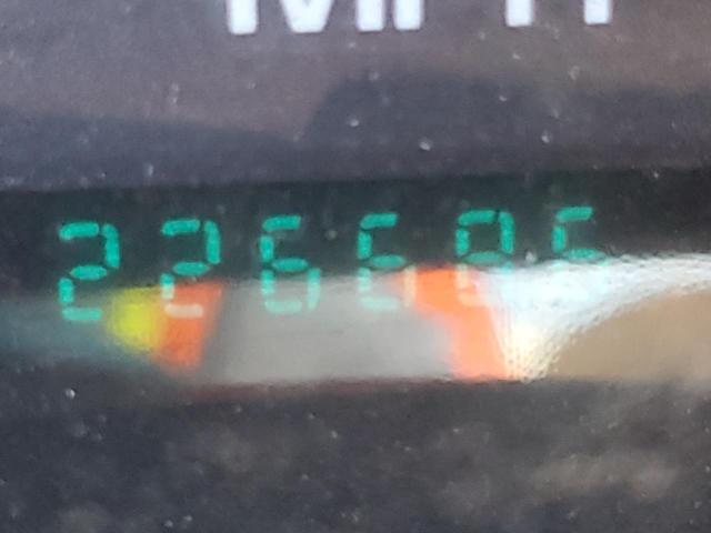 Photo 8 from auction – 2000 CHEVROLET SILVERADO with VIN 1GCEC19W9YZ357937