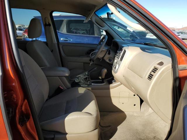 Photo 5 from auction – 2006 FORD ESCAPE XLT with VIN 1FMCU031X6KA55957