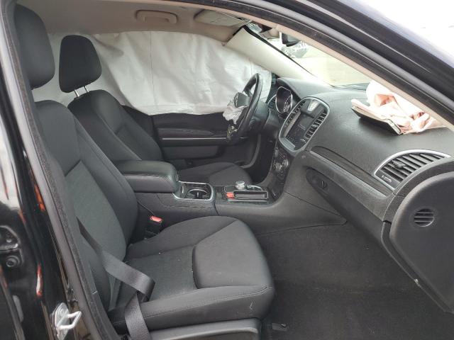 Photo 5 from auction – 2019 CHRYSLER 300 TOURIN with VIN 2C3CCAAG4KH755855