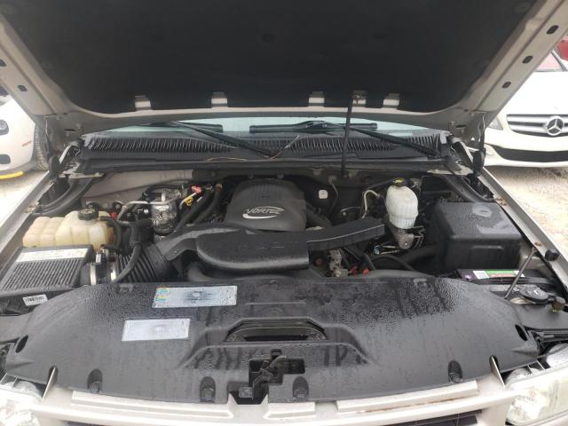 Photo 7 from auction – 2004 CHEVROLET SUBURBAN K with VIN 3GNFK16Z24G147347