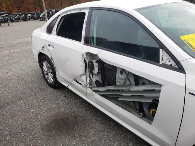 Photo 9 from auction – 2015 VOLKSWAGEN PASSAT S with VIN 1VWAT7A32FC043868