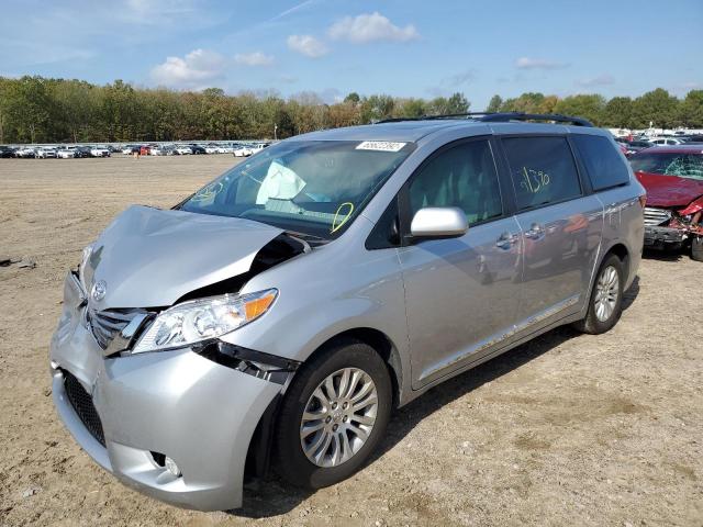 Photo 2 from auction – 2017 TOYOTA SIENNA XLE with VIN 5TDYZ3DC2HS896549