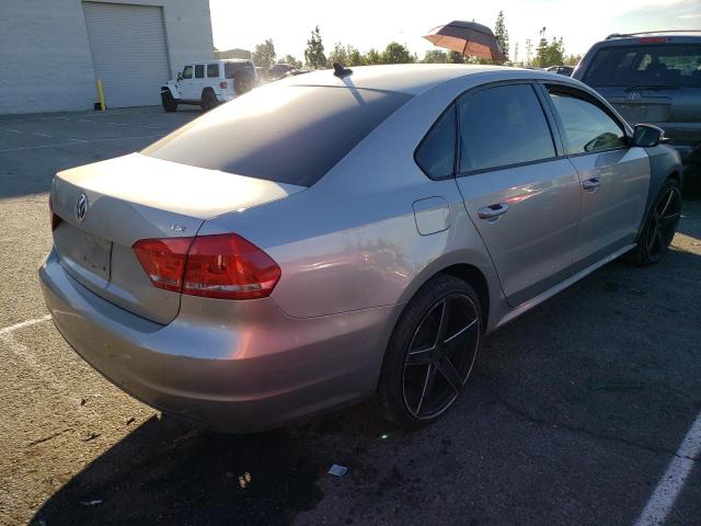 Photo 4 from auction – 2014 VOLKSWAGEN PASSAT S with VIN 1VWAT7A30EC111101