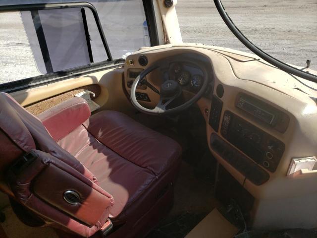 Photo 5 from auction – 2000 FREIGHTLINER CHASSIS X with VIN 4UZ6XJCA7YCG39128