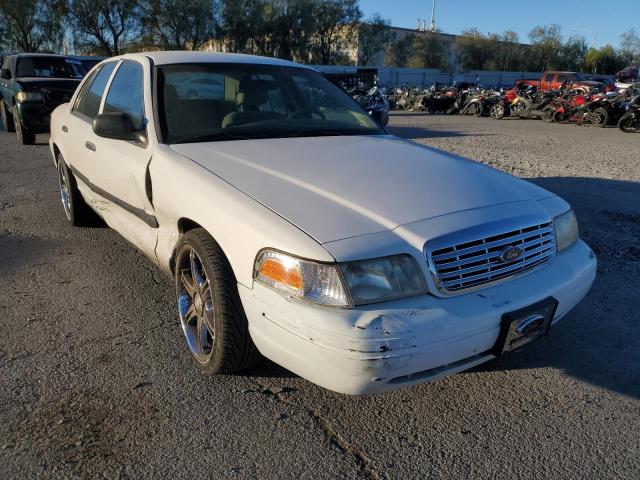 FORD CROWN VICT 2003 with VIN 2FAFP71W03X136271 - Photo from auction