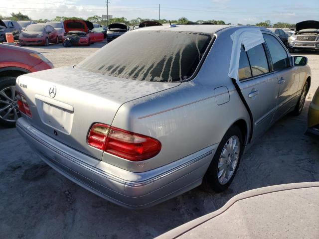 Photo 4 from auction – 2000 MERCEDES-BENZ E 320 with VIN WDBJF65J0YB081975