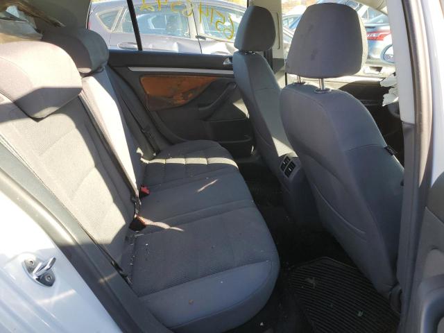 Photo 6 from auction – 2007 VOLKSWAGEN RABBIT with VIN WVWDS71K27W215214