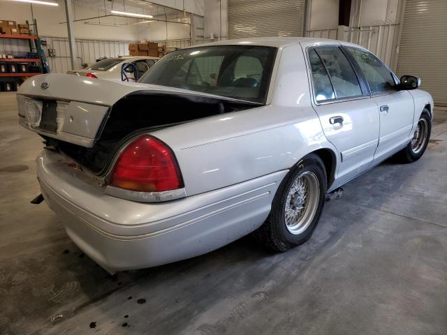 Photo 4 from auction – 2001 FORD CROWN VIC with VIN 2FAFP74WX1X114612