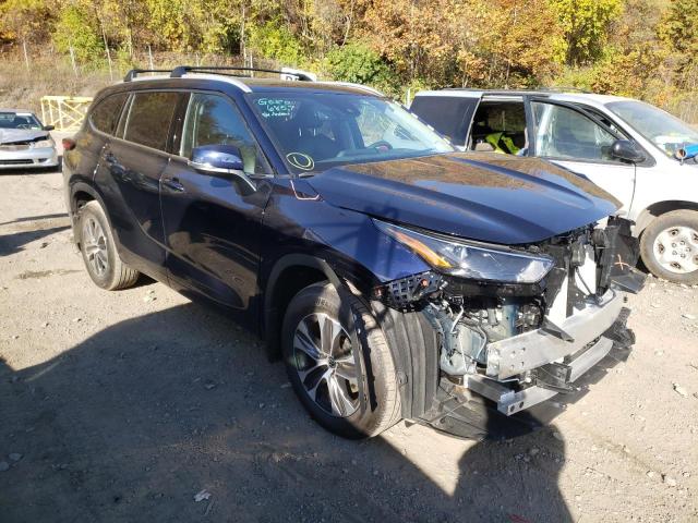 TOYOTA HIGHLANDER 2022 with VIN 5TDGZRBH8NS582848 - Photo from auction