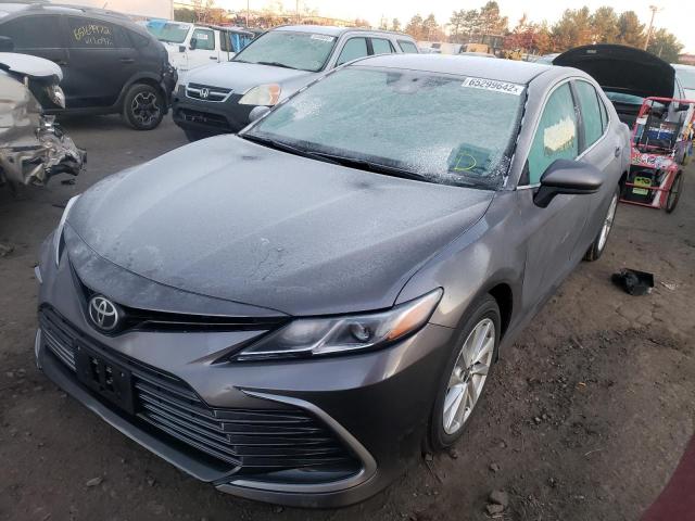 Photo 2 from auction – 2022 TOYOTA CAMRY LE with VIN 4T1C11AK7NU652058
