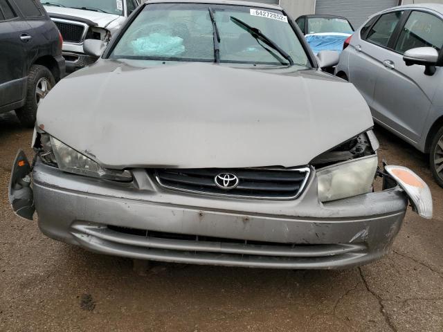 Photo 9 from auction – 2000 TOYOTA CAMRY LE with VIN 4T1BF22K3YU112227