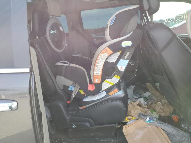 Photo 6 from auction – 2016 CHRYSLER TOWN & COU with VIN 2C4RC1CG4GR121093