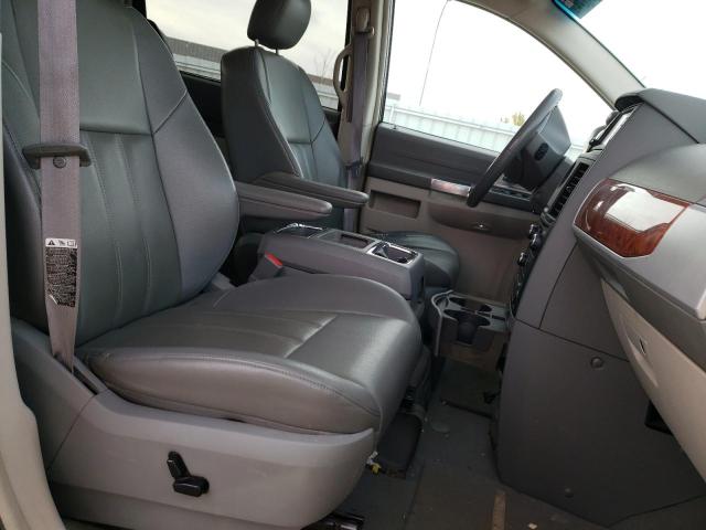 Photo 5 from auction – 2008 CHRYSLER TOWN & COU with VIN 2A8HR54PX8R123084
