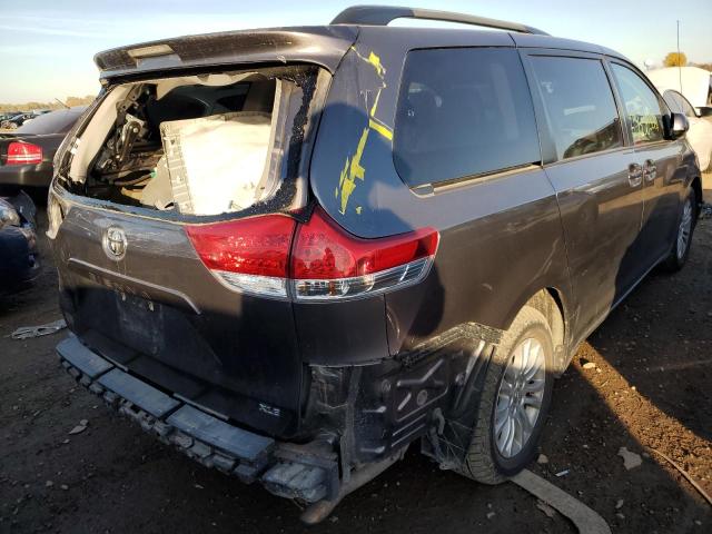 Photo 4 from auction – 2011 TOYOTA SIENNA XLE with VIN 5TDYK3DCXBS161345