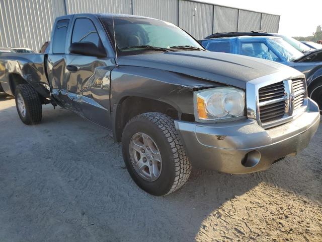 DODGE DAKOTA SLT 2005 with VIN 1D7HE42K75S198510 - Photo from auction