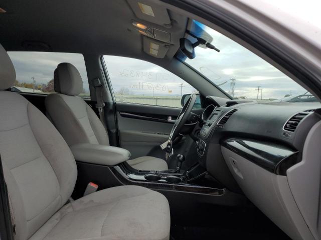 Photo 5 from auction – 2015 KIA SORENTO LX with VIN 5XYKTDA74FG584196