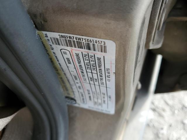 Photo 10 from auction – 2005 MERCURY GRAND MARQ with VIN 2MEFM74W75X614573