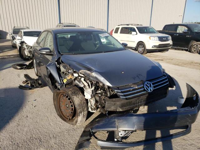 VOLKSWAGEN PASSAT S 2013 with VIN 1VWAP7A3XDC059690 - Photo from auction