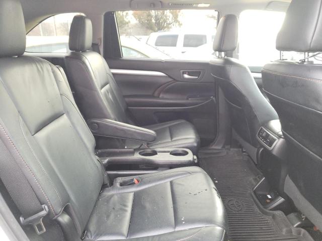 Photo 6 from auction – 2017 TOYOTA HIGHLANDER with VIN 5TDJZRFH3HS415432