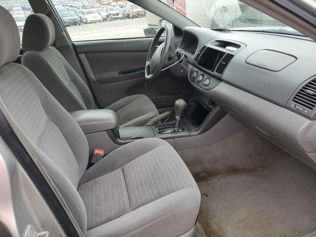 Photo 5 from auction – 2005 TOYOTA CAMRY LE with VIN 4T1BE32K85U993656