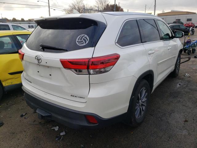 Фото 4 с аукциона – 2017 TOYOTA HIGHLANDER с VIN 5TDJZRFH3HS415432