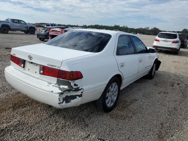 Photo 4 from auction – 2000 TOYOTA CAMRY with VIN 4T1BG22K5YU932743