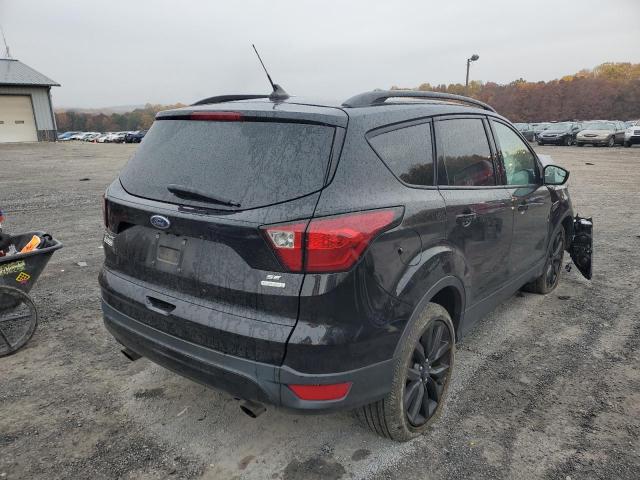 Photo 4 from auction – 2019 FORD ESCAPE SE with VIN 1FMCU0GD0KUA64640