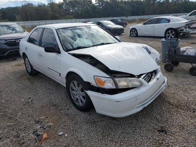 TOYOTA CAMRY 2000 with VIN 4T1BG22K5YU932743 - Photo from auction