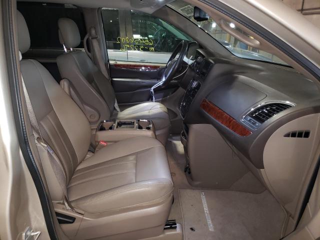 Photo 5 from auction – 2016 CHRYSLER TOWN & COU with VIN 2C4RC1BG0GR199274