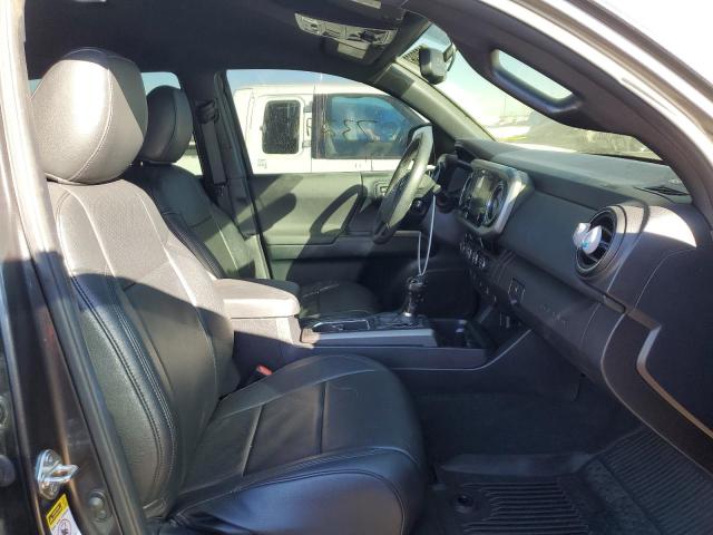 Photo 5 from auction – 2017 TOYOTA TACOMA DOU with VIN 3TMCZ5AN8HM067366