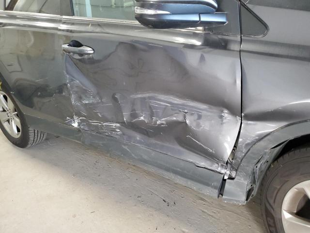 Photo 9 from auction – 2015 TOYOTA RAV4 XLE with VIN 2T3RFREV1FW390898