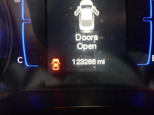 Photo 8 from auction – 2015 CHRYSLER 200 LIMITE with VIN 1C3CCCAB5FN608148