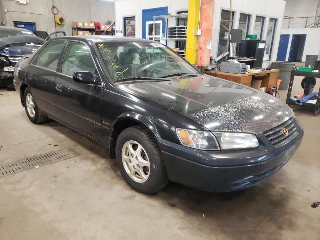 TOYOTA CAMRY 1998 with VIN 4T1BG28K2WU382308 - Photo from auction