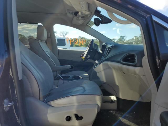 Photo 5 from auction – 2017 CHRYSLER PACIFICA L with VIN 2C4RC1GG1HR812660
