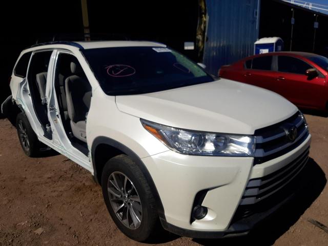 TOYOTA HIGHLANDER 2019 with VIN 5TDKZRFH9KS563676 - Photo from auction