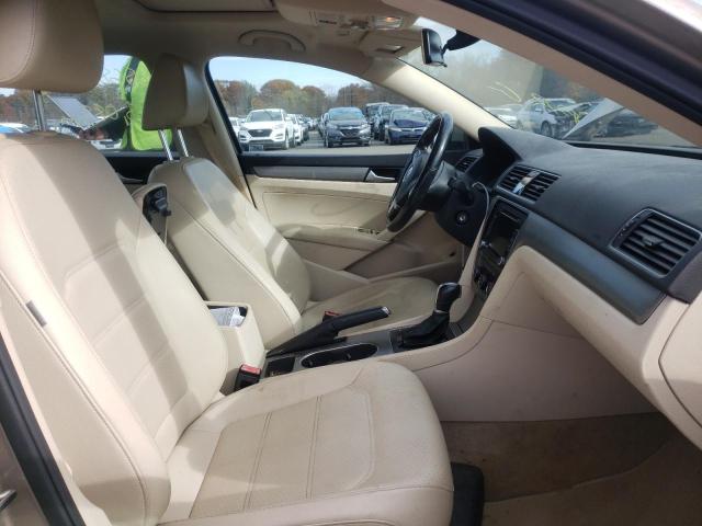 Photo 5 from auction – 2015 VOLKSWAGEN PASSAT SE with VIN 1VWBV7A38FC052279
