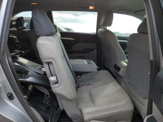 Zdjęcie 6 z aukcji – 2015 TOYOTA HIGHLANDER z VIN 5TDZKRFH3FS102269