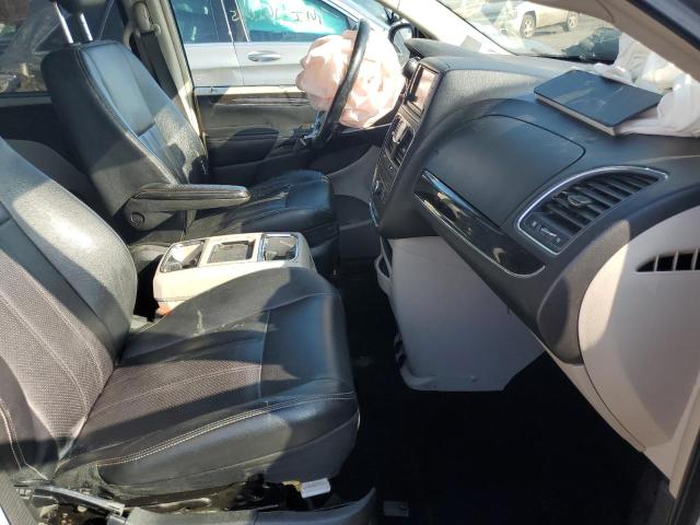 Photo 5 from auction – 2014 CHRYSLER TOWN & COU with VIN 2C4RC1CG4ER192615