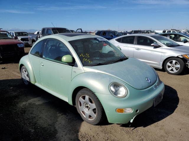 VOLKSWAGEN BEETLE 2000 with VIN 3VWDD21C2YM477609 - Photo from auction