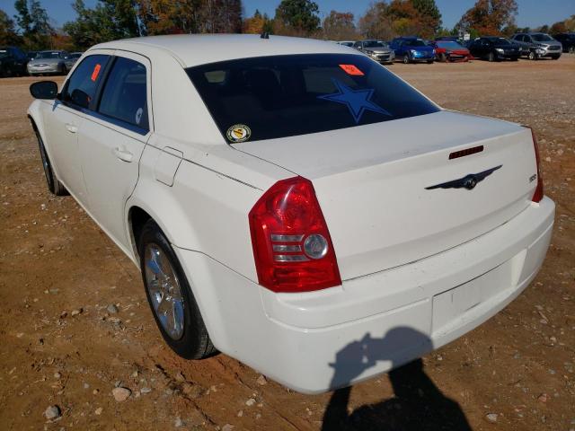 Photo 3 from auction – 2008 CHRYSLER 300 LX with VIN 2C3KA43R98H176435
