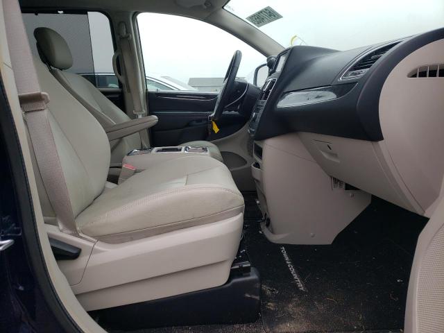 Photo 5 from auction – 2015 CHRYSLER TOWN & COU with VIN 2C4RC1BG4FR562206