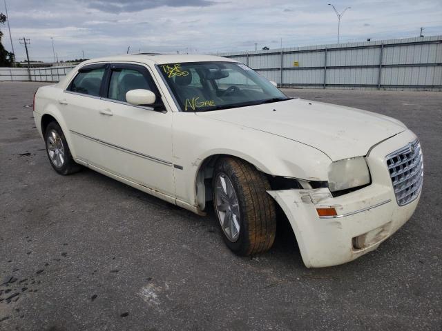 CHRYSLER 300 TOURIN 2008 with VIN 2C3LA53GX8H334712 - Photo from auction