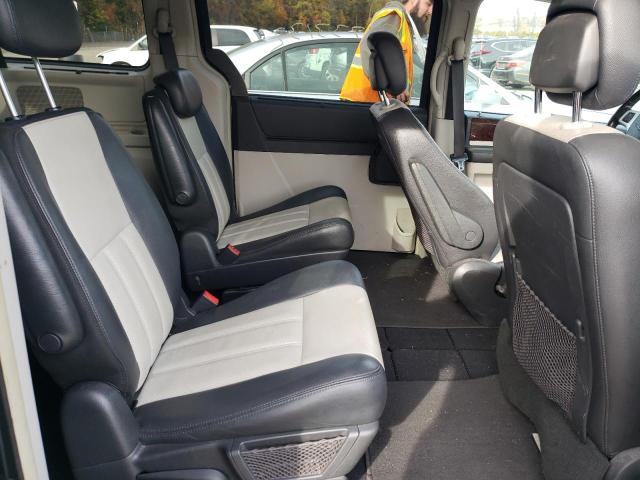 Photo 6 from auction – 2010 CHRYSLER TOWN & COU with VIN 2A4RR8D17AR428440