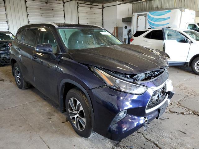 TOYOTA HIGHLANDER 2022 with VIN 5TDGZRBH8NS564916 - Photo from auction