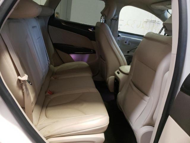 Photo 6 from auction – 2017 LINCOLN MKC RESERV with VIN 5LMCJ3D97HUL11667