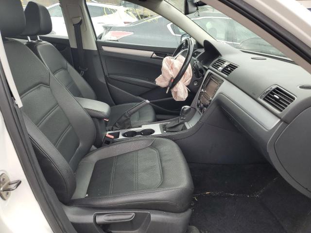Photo 5 from auction – 2013 VOLKSWAGEN PASSAT SE with VIN 1VWBP7A3XDC080320