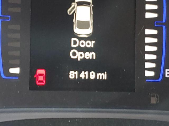 Photo 8 from auction – 2015 CHRYSLER 200 LIMITE with VIN 1C3CCCAB0FN756613